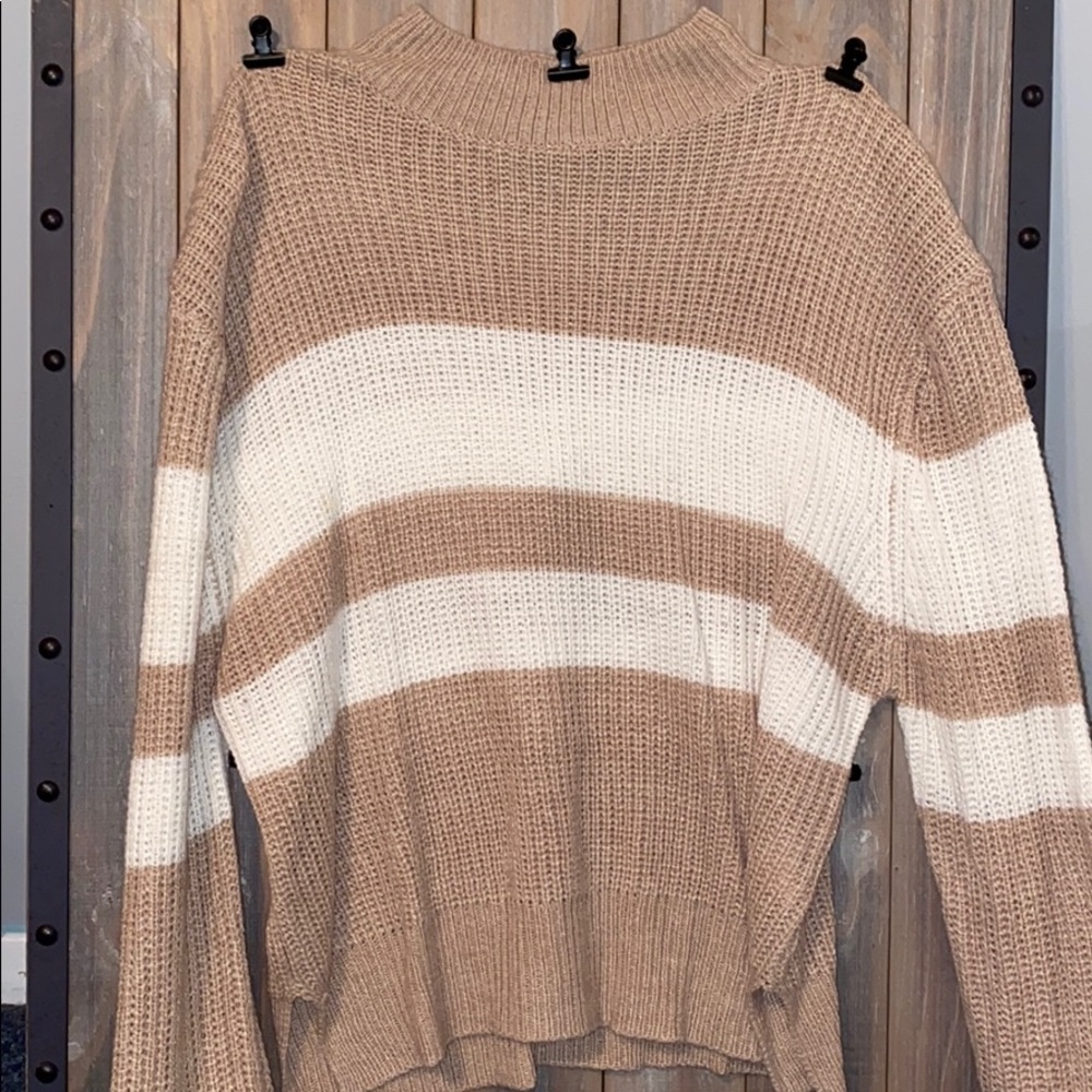 Never worn tan and white knit sweater